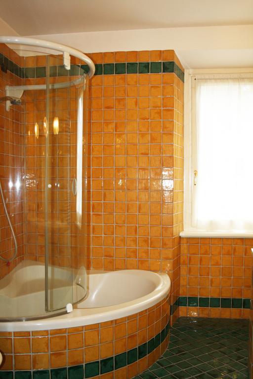 Antico Glicine B&B Maslianico Εξωτερικό φωτογραφία